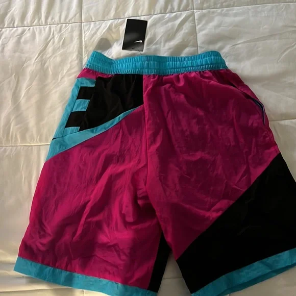 Mens Nike shorts - Picture 2 of 2